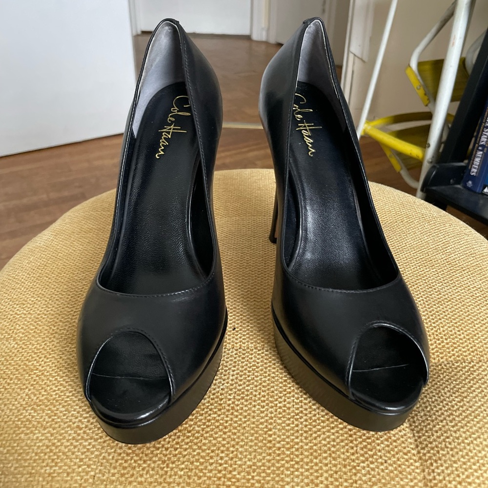 Cole Haan platform heel peep toe size 8